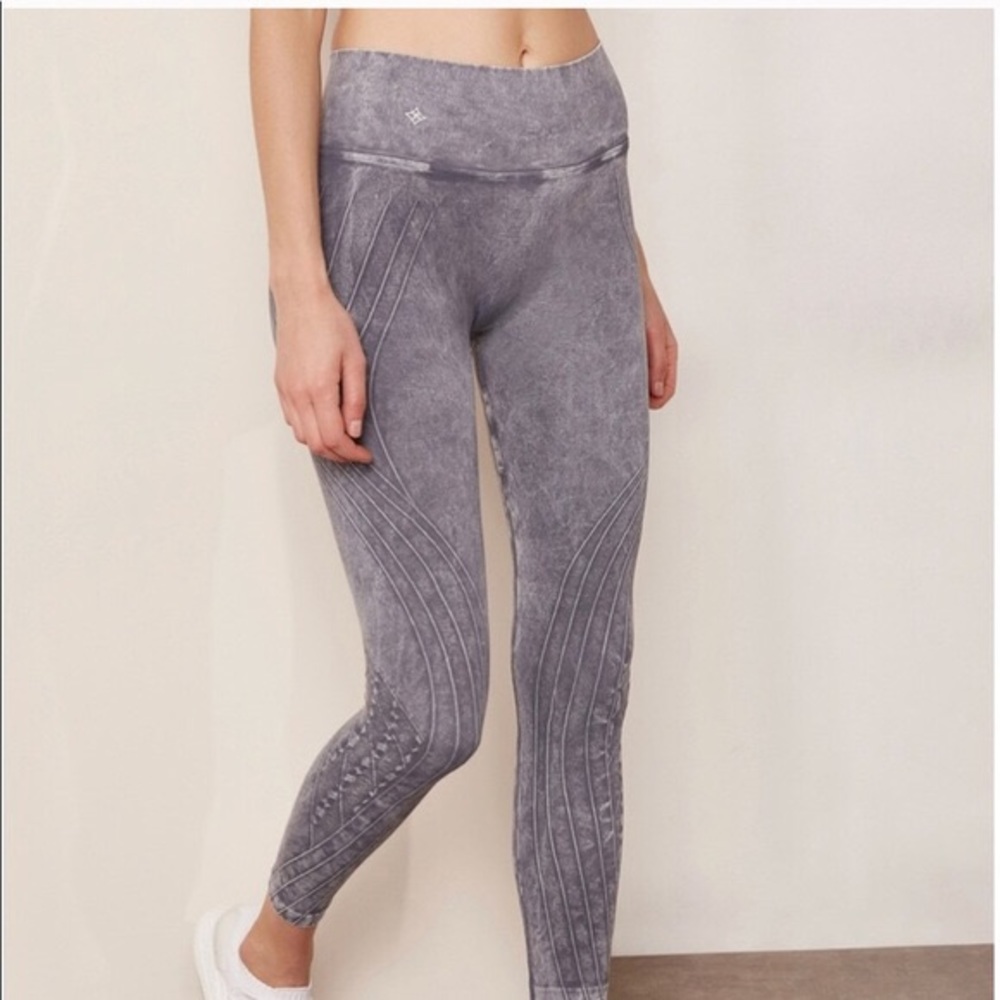 Soulcycle by Nux Mesa gray moto textured leggings size Medium